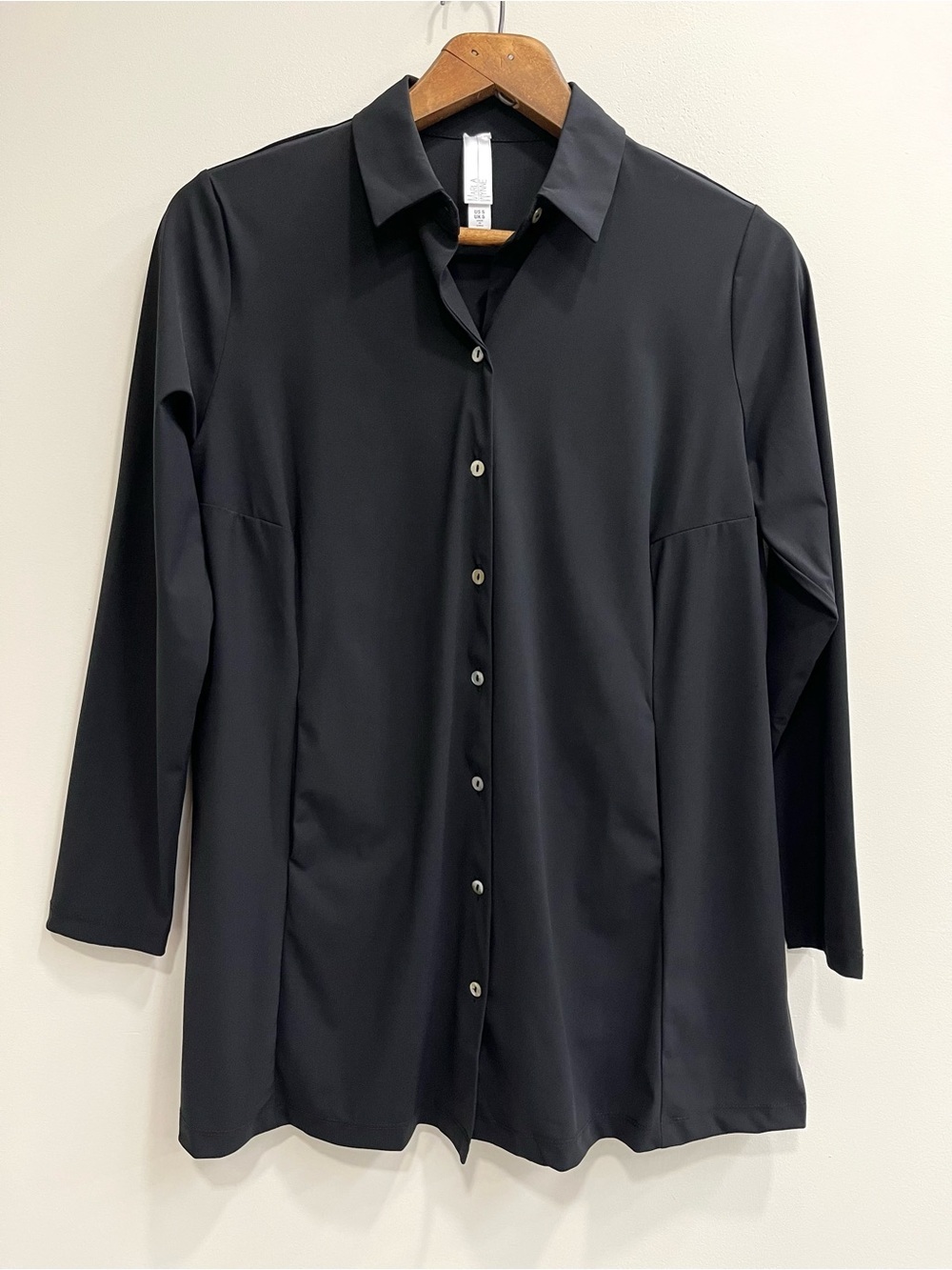Marla Wynne Luxe stretch tech shirt button up pockets & back pleats black small